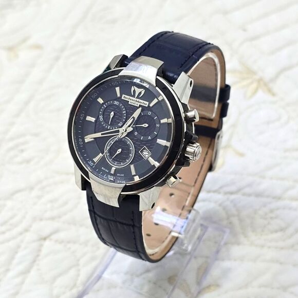 EUC Technomarine UF6 Chronograph Watch Sports Casual Navy Swiss Quartz 609010 main image 5